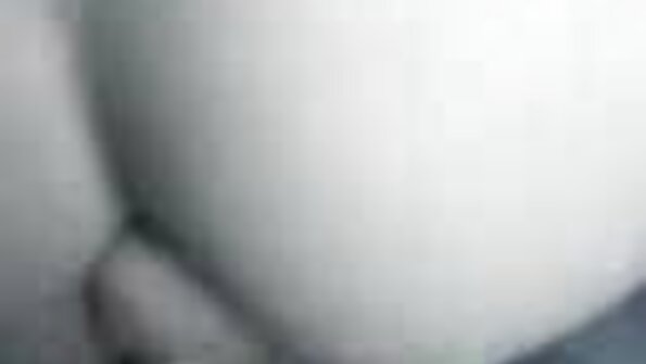 Crna beba Evi Rei dobiva veliki kurac u karanje milfare mačkicu i spermu na lice